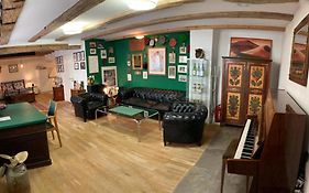 wunderschöne Ferienwohnung in Winterhausen mit Küche, Bad und Piano